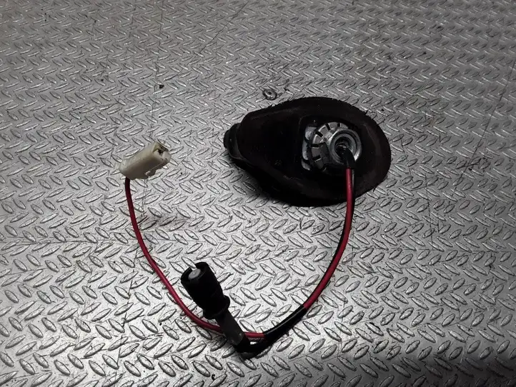 Mitsubishi Colt (2008 - 2012) GPS антенна — фото 2