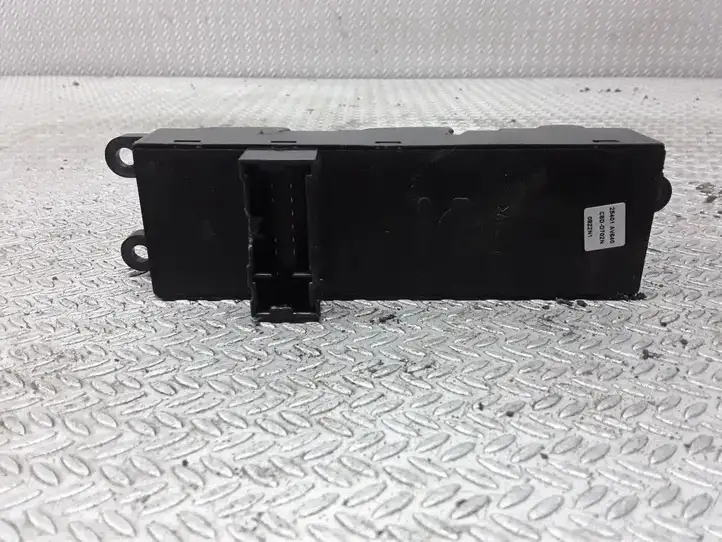 Nissan Primera (2001 - 2008) 25401AV640 Блок кнопок стеклоподъемников — фото 3