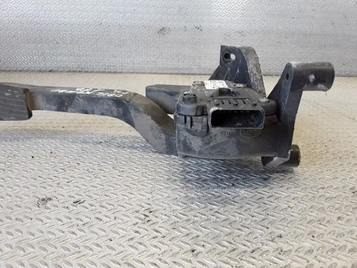 Opel Corsa C (2003 - 2006) 9129423 Педаль акселератора — фото 4