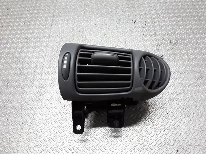 Mercedes-Benz C W203 (2000 - 2007) 2038300654 Боковой воздушный дефлектор — фото 1