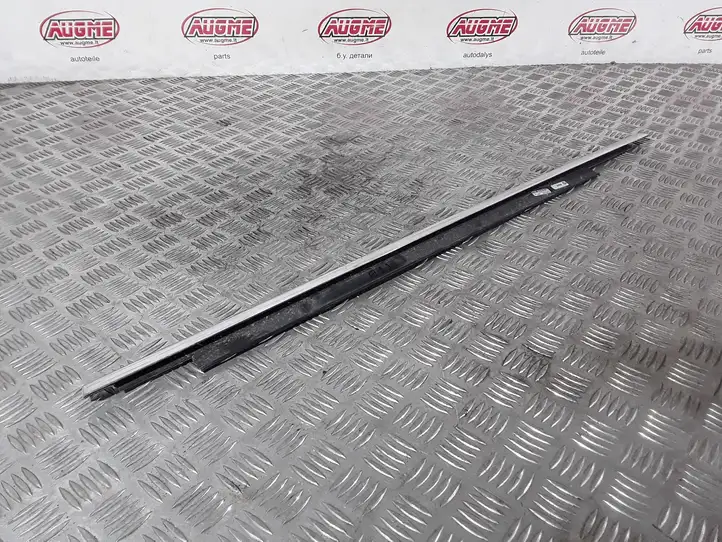 Audi Q5 SQ5 (2008 - 2012) 8R0853763 Накладка стоек лобового стекла — фото 3
