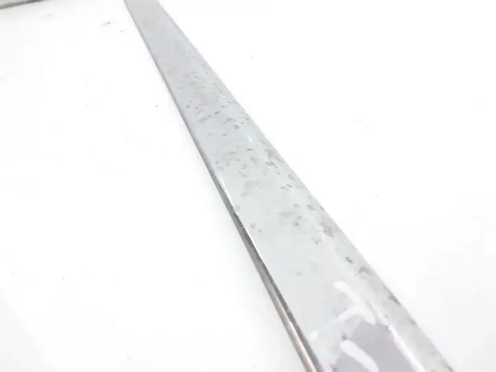 Volkswagen Transporter-Caravelle (2009 - 2015)  7E0853057 молдинг на заднем крыле