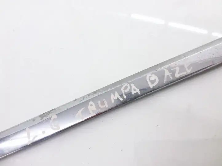 Volkswagen Transporter-Caravelle (2009 - 2015)  7E0853057 молдинг на заднем крыле