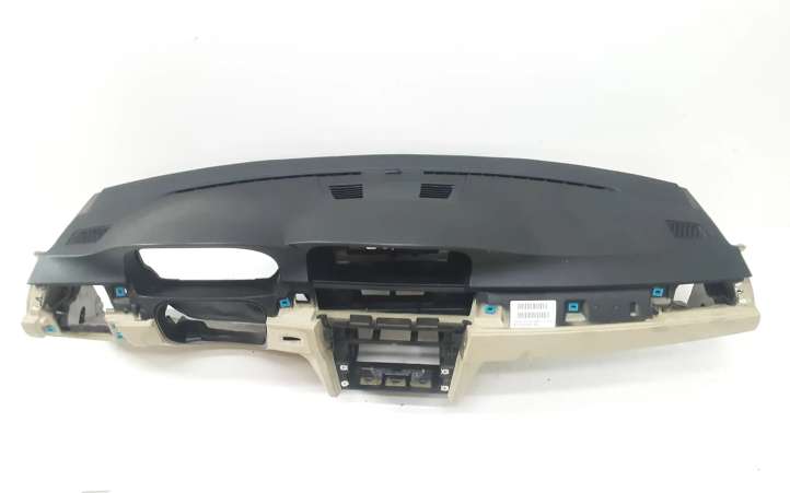 7155781 BMW 3 E90 E91 Panelė