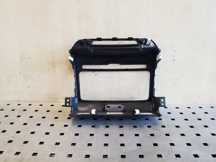     U097813810 Отделка радио/ навигации