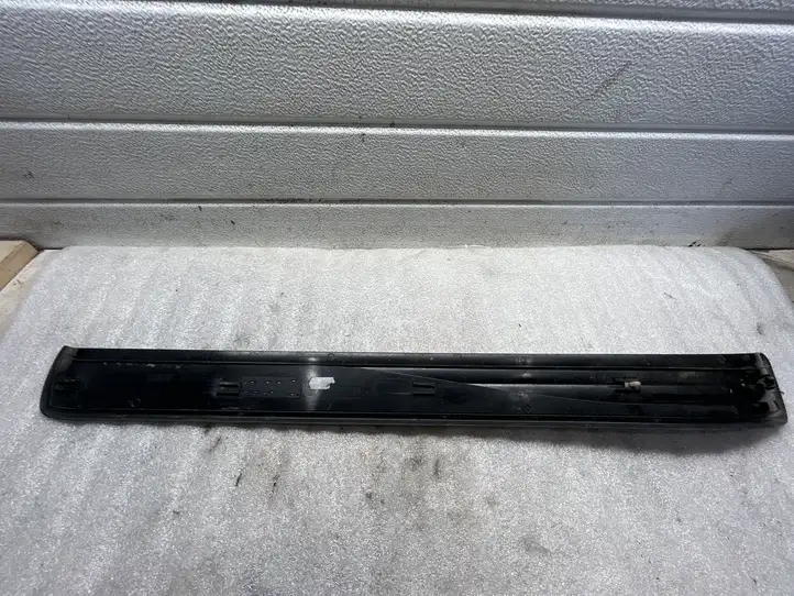 BMW 5 E60 E61 (2004 - 2010) 51477074510 Отделка переднего порога — фото 2