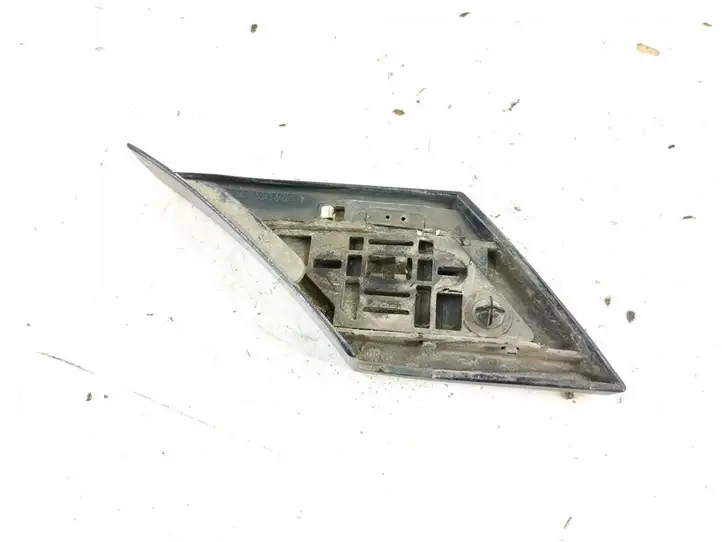 Mercedes-Benz C W203 (2000 - 2007)   молдинг на заднем крыле