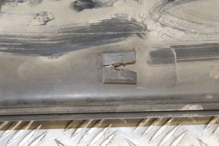 Skoda Yeti (2009 - 2012)  5L0853855A Порог