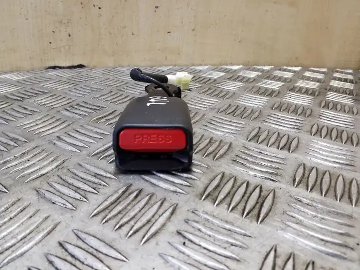 Kia Sportage (2016 - 2018)  89830F1000WK Замок заднего ремня