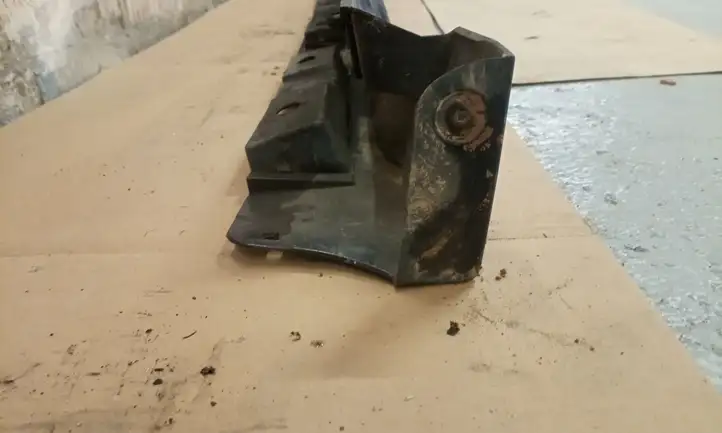 Toyota Avensis T270 (2012 - 2015)  7586005010 Порог