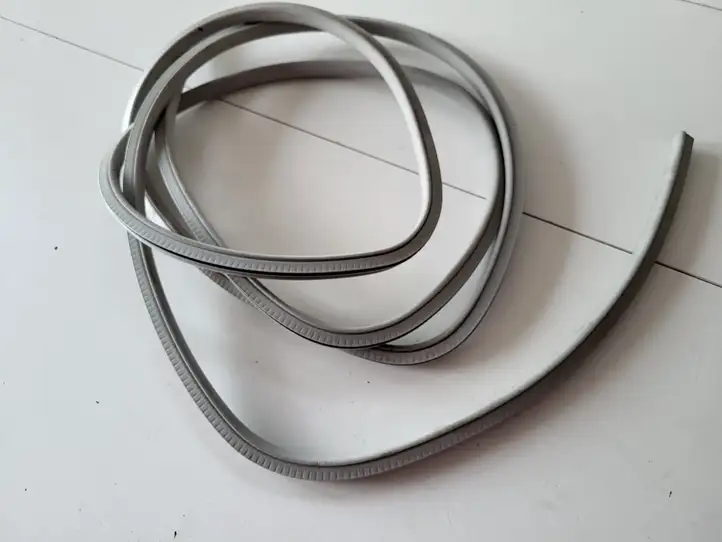 Nissan Qashqai (2013 - 2017)   Резиновый уплотнитель люка