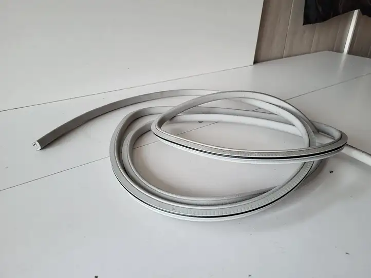 Nissan Qashqai (2013 - 2017)   Резиновый уплотнитель люка