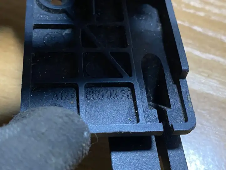 Mercedes-Benz CLK A209,C209 (2002 - 2009) A1248800320 Ручка открытия капота — фото 2
