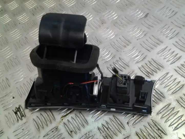 Audi A6 S6 C6 4F (2004 - 2008) 4F2820902D Боковой воздушный дефлектор — фото 2