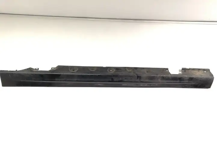 BMW 3 E46 (1998 - 2005)  8209755 Порог