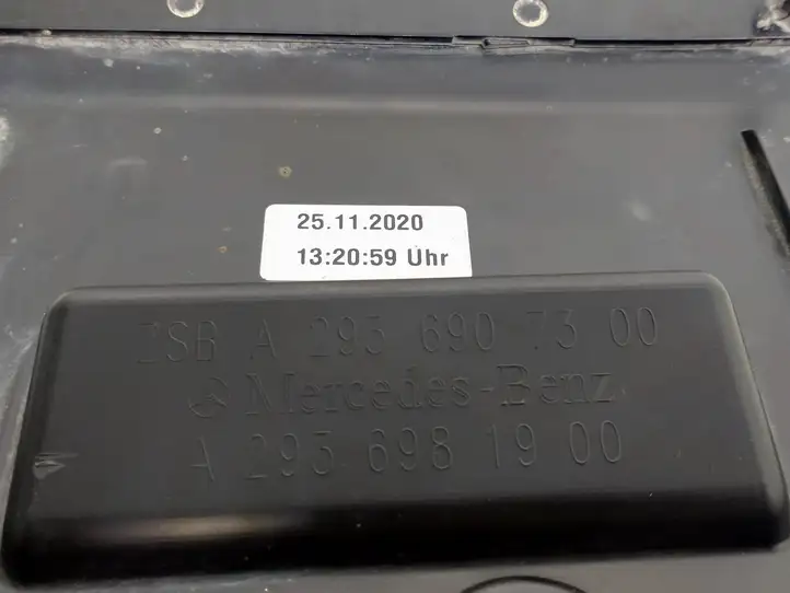 Mercedes-Benz EQC (2018 - ) A2936907300 Задний порог кузова — фото 3