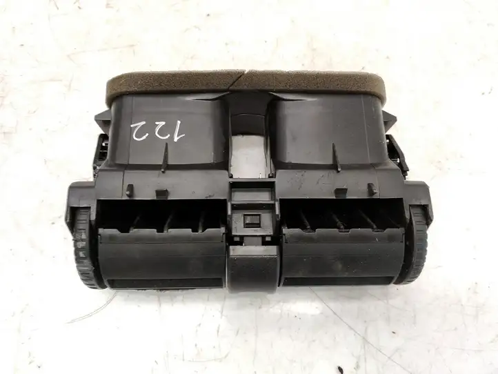 Opel Astra G (1998 - 2004) 90560344 Центральный воздушный дефлектор — фото 4