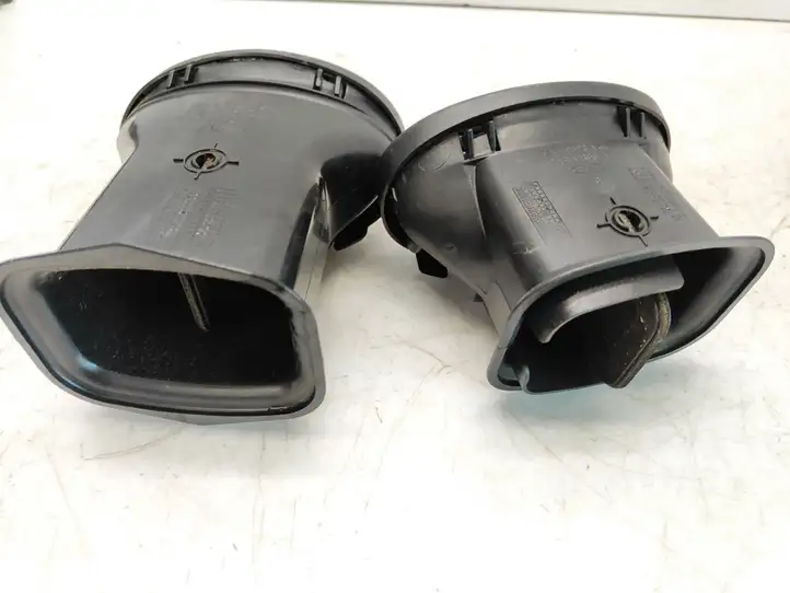 Ford Focus (1998 - 2004) 98AB19893AKW Боковой воздушный дефлектор — фото 7