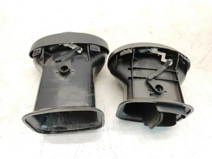 Ford Focus (1998 - 2004) 98AB19893AKW Боковой воздушный дефлектор — фото 8