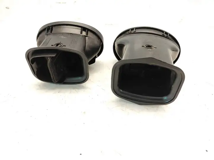 Ford Focus (1998 - 2004) 98AB19893BJW Боковой воздушный дефлектор — фото 3