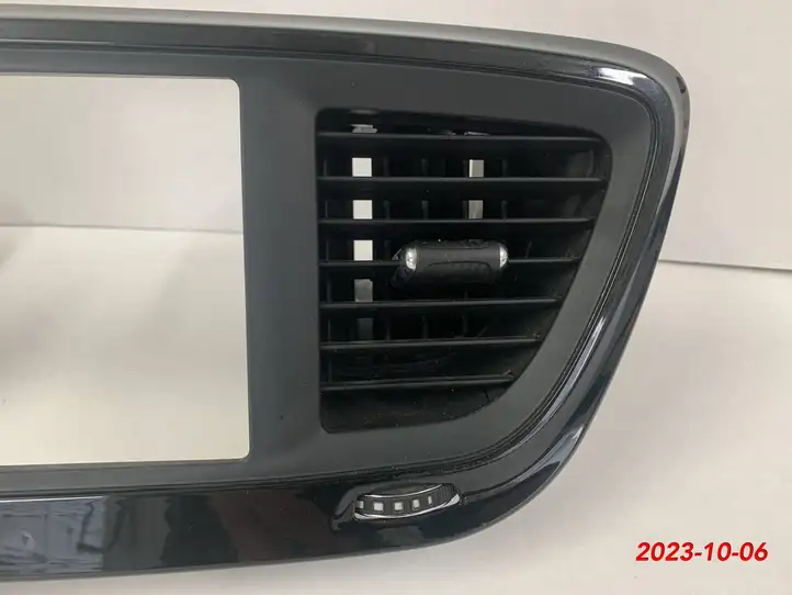 Chrysler Pacifica (2016 - ) 5sc91dx8ab Центральный воздушный дефлектор — фото 8