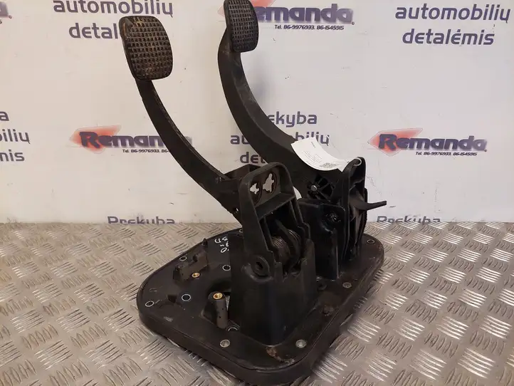 Iveco Daily 45-49.10 (2005 - 2016)   Педаль