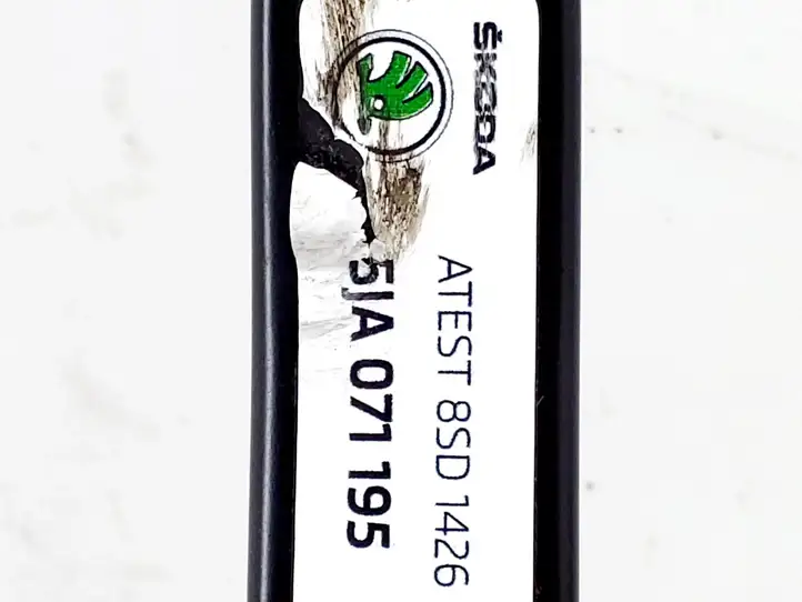 Skoda Rapid (NH) (2012 - 2019) 5JA071195 Другая часть кузова — фото 2
