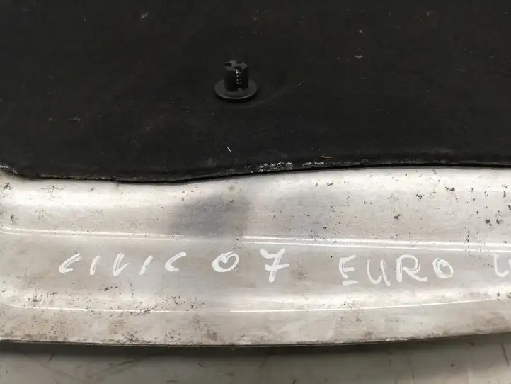 Honda Civic (2006 - 2011) Другая часть кузова — фото 4