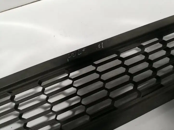 Volkswagen Polo V 6R (2009 - 2015) 6R0853677A Другая часть кузова — фото 2
