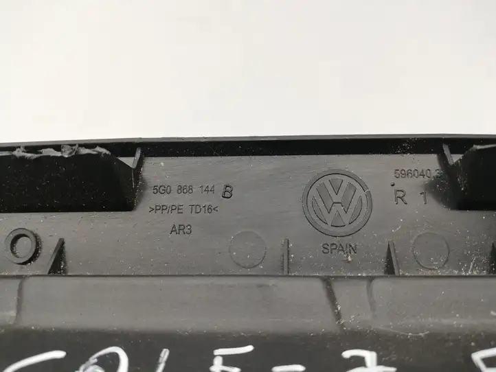 Volkswagen Golf VII (2013 - 2019) 5G0868144 Другая часть кузова — фото 3