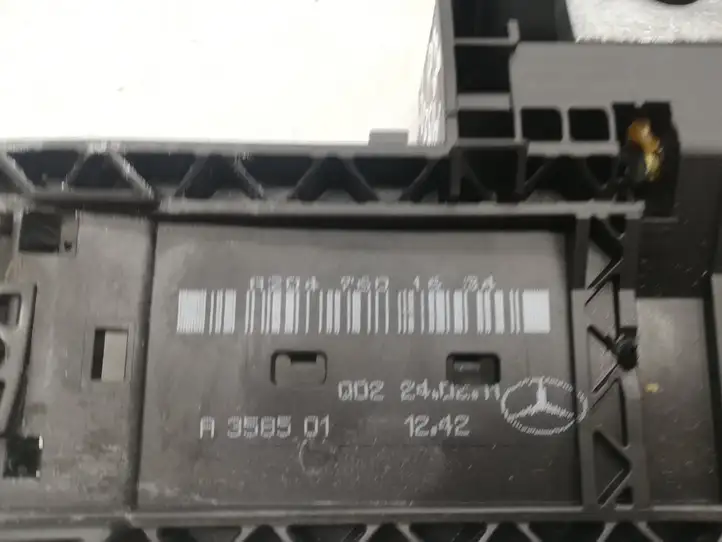 Mercedes-Benz C W204 (2007 - 2014) A358501 Другая часть кузова — фото 3