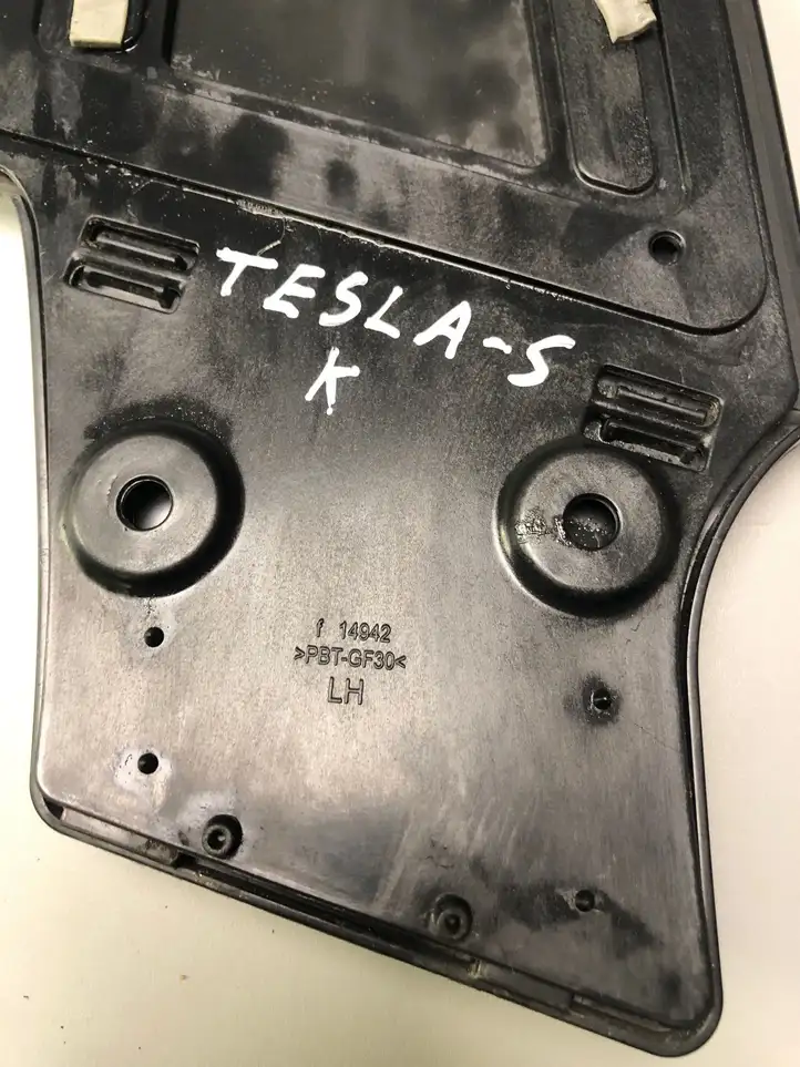 Tesla Model S (2016 - 2021) 14942 Боковина кузова — фото 5