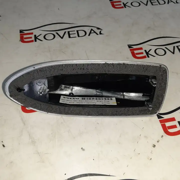Volvo XC60 (2013 - 2017) 39818870 Крышка GPS-антенны — фото 2