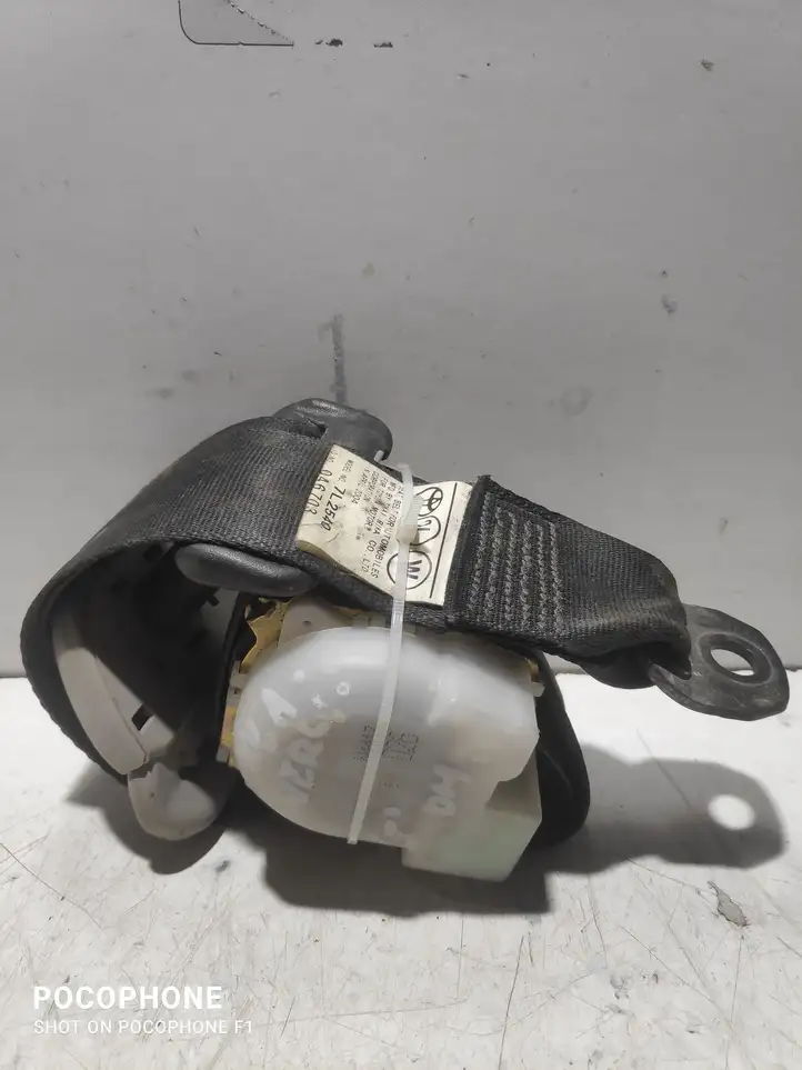 Toyota Corolla Verso AR10 (2004 - 2009) H073818 Задний ремень безопасности — фото 2