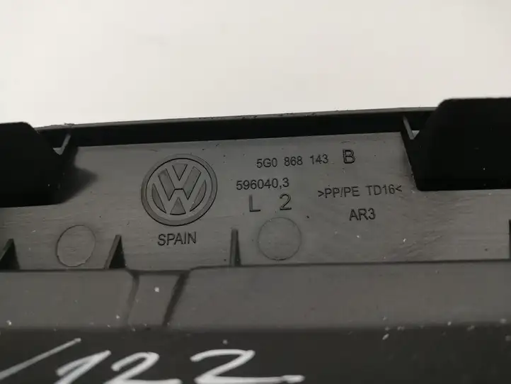 Volkswagen Golf VII (2013 - 2019) 5G0868143 Другая часть кузова — фото 3