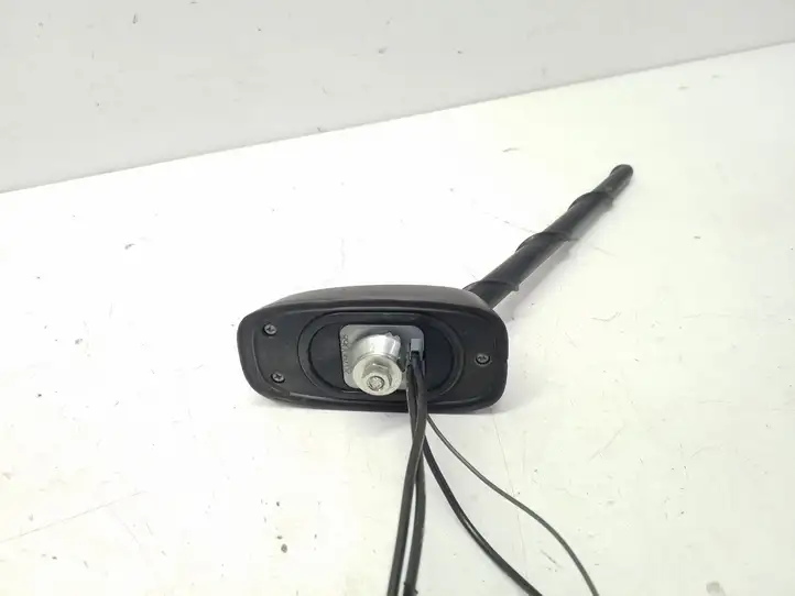 Chevrolet Captiva (2013 - 2016) 20790068 GPS антенна — фото 4