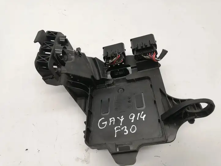 BMW 3 F30 F35 F31 (2012 - 2018) 7604347 Другая часть кузова — фото 1
