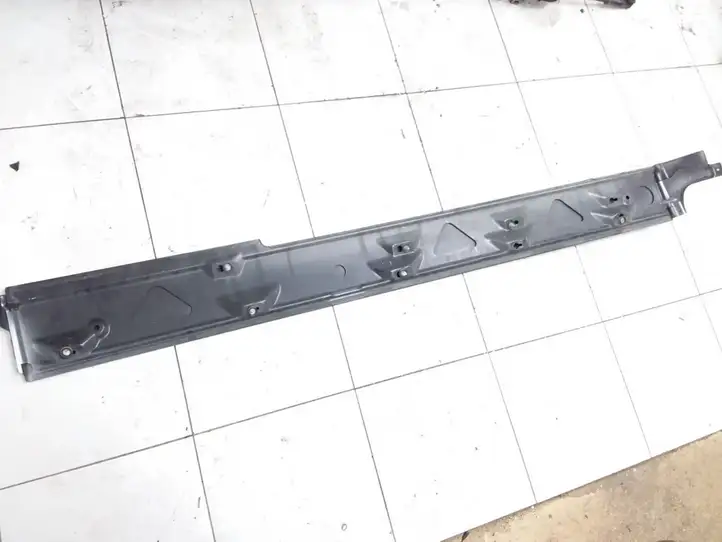 Volkswagen Transporter-Caravelle (2003 - 2009)  7H3843796F Другая часть кузова