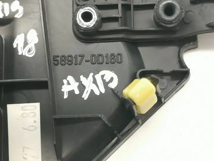 Toyota Yaris (2014 - 2019) 589170D160 Кнопка фаркопа в багажнике — фото 4