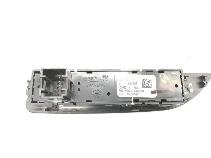 BMW 1 F20 F21 (2011 - 2019) 9391704 Кнопка фаркопа в багажнике — фото 4