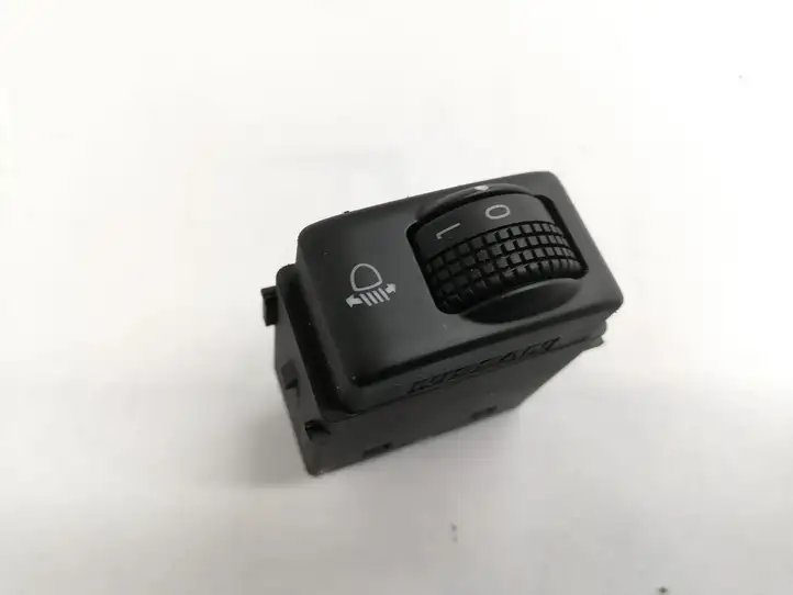 Nissan Qashqai (2010 - 2013) 25190JD00B Кнопка фаркопа в багажнике — фото 1