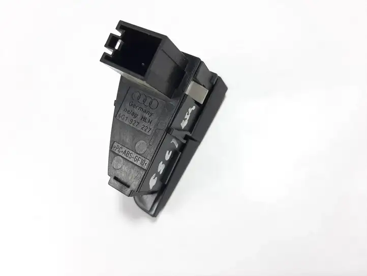 Audi A6 Allroad C7 (2012 - 2014) 4G1927227 Кнопка фаркопа в багажнике — фото 5