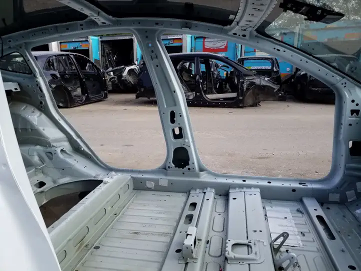Tesla Model 3 (2017 - 2023) Средняя стойка кузова (B) — фото 2