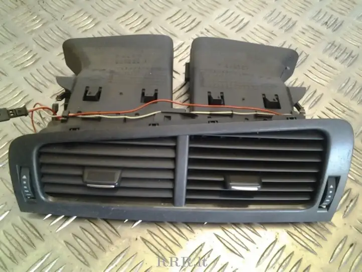 Renault Vel Satis (2002 - 2005) 226226 Центральный воздушный дефлектор — фото 1