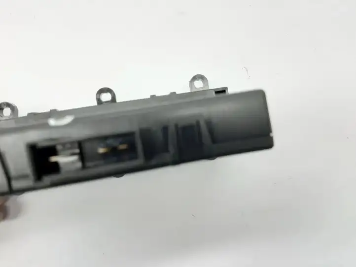 Mercedes-Benz A W169 (2004 - 2012) A1698208510 Кнопка фаркопа в багажнике — фото 5