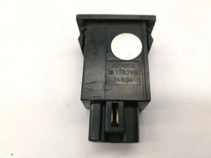 Toyota Avensis T250 (2006 - 2009) 156795 Кнопка фаркопа в багажнике — фото 2