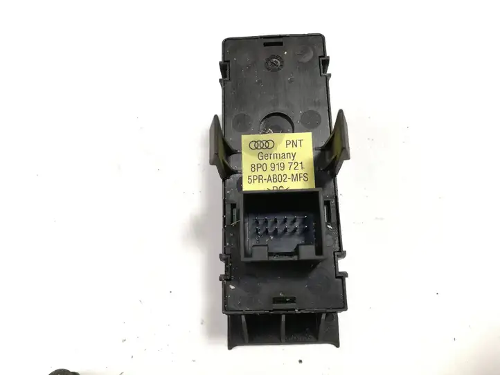 Audi A3/S3 8P (2004 - 2008) 8P0919721 Кнопка фаркопа в багажнике — фото 4