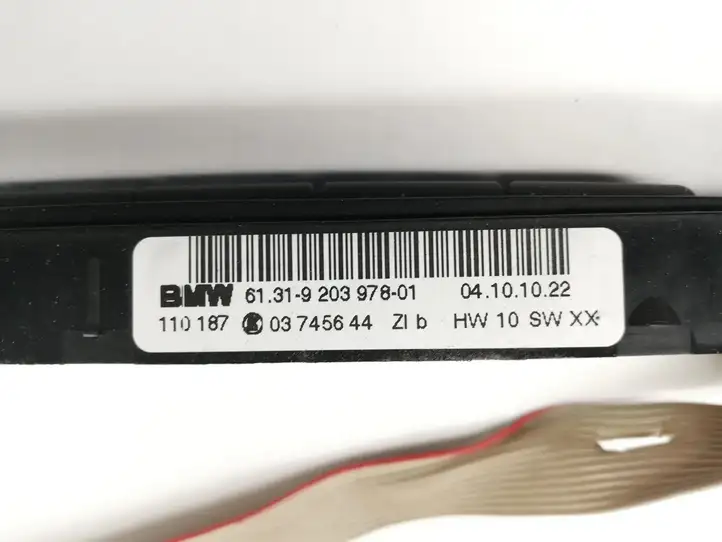 BMW X1 E84 (2009 - 2015) 9203978 Кнопка фаркопа в багажнике — фото 3
