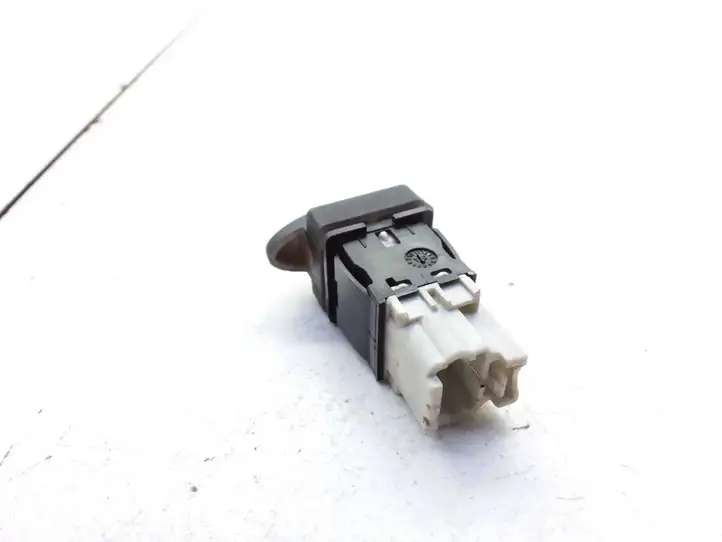 Citroen C5 (2001 - 2004) 96409529XT Кнопка фаркопа в багажнике — фото 3