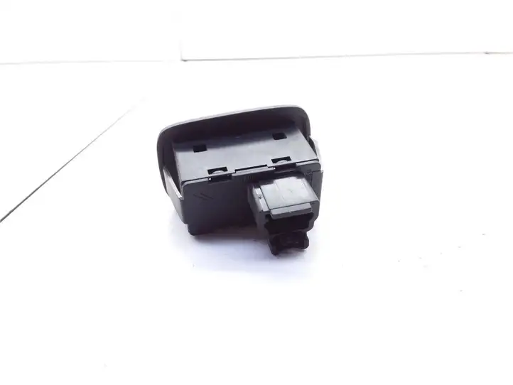 Citroen C4 I Picasso (2006 - 2013) 115605326 Кнопка фаркопа в багажнике — фото 3